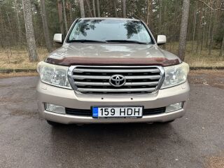 Toyota Land Cruiser 200 V8 4.5 195кВ