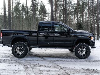 Dodge RAM 1500 4x4 Laramie 5.7 V8 HEMI 257кВ