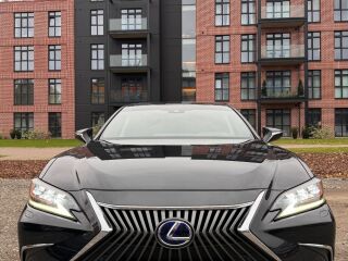Lexus ES 300h 2.5 131kW