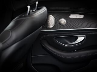Mercedes-Benz E 300 E300e AMG 2.0 155kW
