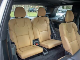 Volvo XC90 7s MY24 Ultimate Bright Xenium Intelli PRO Wn 2.0 B5 KERS MHEV Kerghübriid 183kW