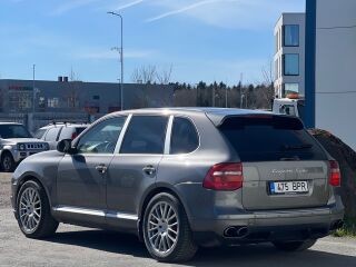 Porsche Cayenne 4.8 V8 Turbo 404kW