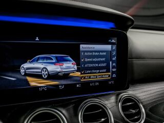 Mercedes-Benz E 300 AMG Designo 2.0 143kW