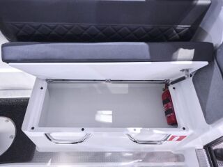 Buster Magnum Cabin Yamaha F300XSB
