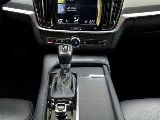 Volvo S90 Momentum D4 2.0 R4 TDI CR 140kW