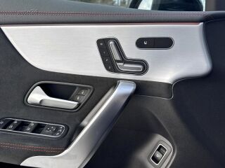 Mercedes-Benz CLA 220 4matic AMG pakett 2.0 140kW