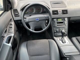 Volvo XC90 Momentum AWD 2.4 R5 D5 136kW