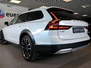 Volvo V90 Cross Country AWD H&K ULTIMATE BRIGHT INTELLI 2.0 B4 KERS Mild Hybrid 2024 145kW
