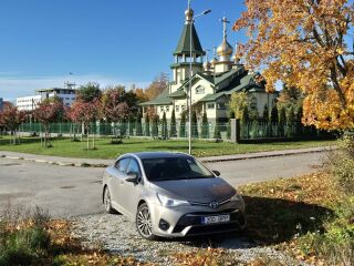 Toyota Avensis Premium 2.0 112кВ