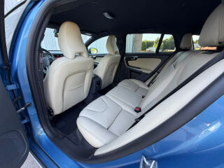 Volvo V60 Plug-In Hybrid AWD 2.4 D6 AWD 158кВ
