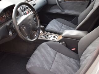 Mercedes-Benz E 220 Avangarge 2.2 R4 CDI 105kW
