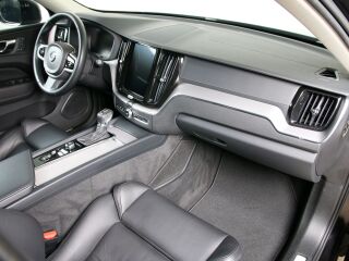 Volvo XC60 AWD INSCRIPTION INTELLI SAFE MY19 2.0 D4 140кВ