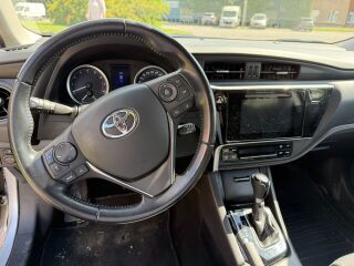 Toyota Corolla 1.6 97кВ