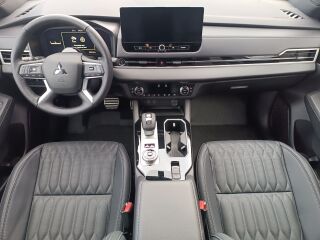 Mitsubishi Outlander Instyle Plus 4WD 2.4 PHEV 225kW