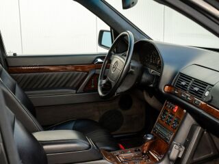 Mercedes-Benz S 600 6.0 V12 290kW