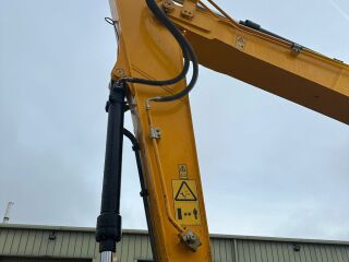 JCB JS141LC