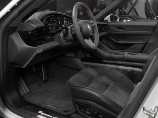 Porsche Taycan GTS 440кВ