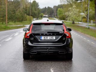 Volvo V60 SUMMUM AWD TWIN ENGINE PLUG IN HYBRID FACELIFT 2.4 D6 158kW
