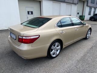 Lexus LS 460 President 4.6 280kW