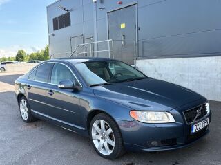 Volvo S80 Summum 2.4 D5 136кВ