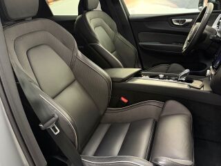 Volvo XC60 B4 D 197hj Ultimate Dark AWD 2.0 B4 Mild Hybrid 145kW