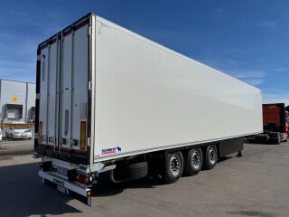 Schmitz Cargobull külmikpoolhaagis THERMO KING ADVANCER