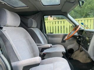 Volkswagen Multivan 2.5 81kW