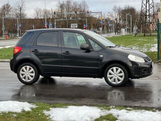 Suzuki SX4 Laxery edition 1.5 R4 16v 82kW