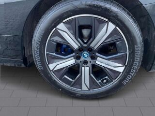 BMW iX xDrive 40 240кВ