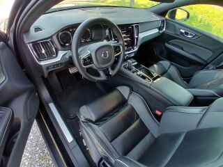 Volvo V60 T6 R-Design Recharge AWD 2.0 R4 251kW