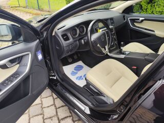 Volvo V60 MOMENTUM 1.6 R4 D2 84kW