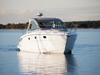 Bavaria 34HT Sport 37ft 2 x Volvo Penta D4 382кВ