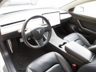 Tesla Model 3 Standard Range Plus 208кВ
