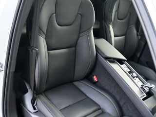 Volvo XC60 AWD T8 4C B&W LUXURY+ ULTRA BLACK INTELLI FUL 2.0 T8 Plug-in facelift 335кВ