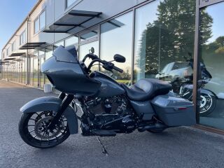 Harley-Davidson Road Glide V-Twin Milwaukee-Eight