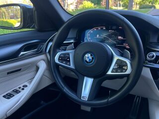 BMW 530 e M-Sport X-Drive 2.0 PHEV 215кВ