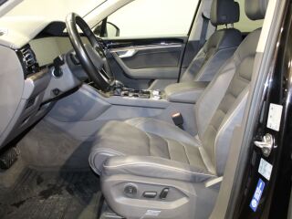 Volkswagen Touareg Elegance TDI V6 4Motion 3.0 170кВ