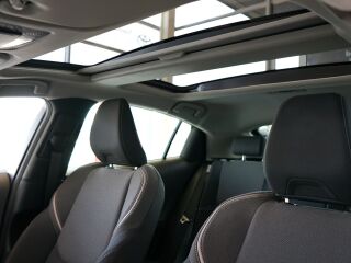 Toyota Prius Luxury Plug-In Hybrid 2.0 111кВ