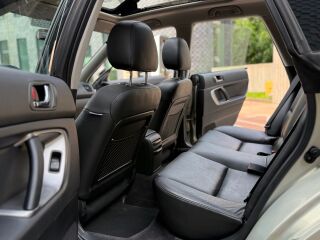 Subaru Outback Premium Edition 2.5 121кВ
