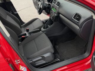 Volkswagen Golf 1.6 77кВ