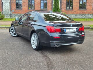 BMW 730 xDrive LCI M-sportpakett Shadowline 3.0 TDI 190кВ