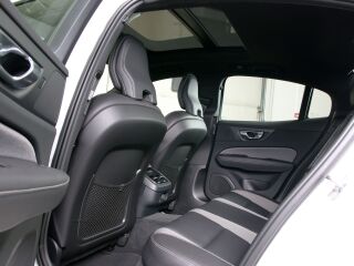 Volvo S60 AWD ULTIMATE DARK INTELLI SAFE PRO MY24 2.0 B5 KERS Mild Hybrid 184kW