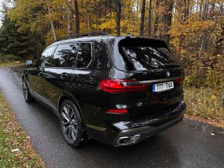 BMW X7 M50 3.0 Dark Shadow Edition 294kW