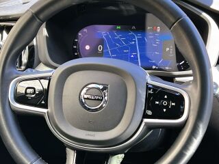 Volvo XC60 R-Design B4 H&K 2.0 145kW