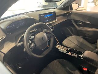 Peugeot 2008 Allure Hybrid 145 e-DCS 6 1.2 100kW