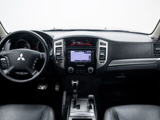 Mitsubishi Pajero Instyle Navi 4WD 3.2 140kW