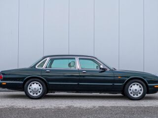 Jaguar XJ Daimler Long 4.0 V8 209kW