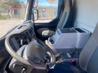 Volvo FE 320+ kahe Lumikko külmutus agregaadiga EURO 6 235kW