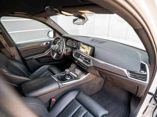 BMW X5 xDrive 30d Mild-Hybrid M Sport 3.0 210кВ