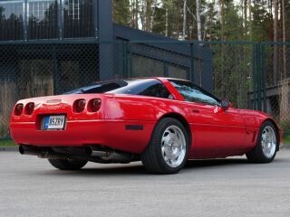 Chevrolet Corvette 5.7 221kW